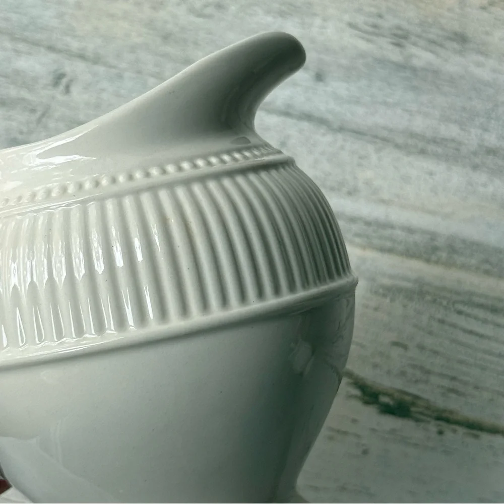 Vintage Ivory Wedgwood 